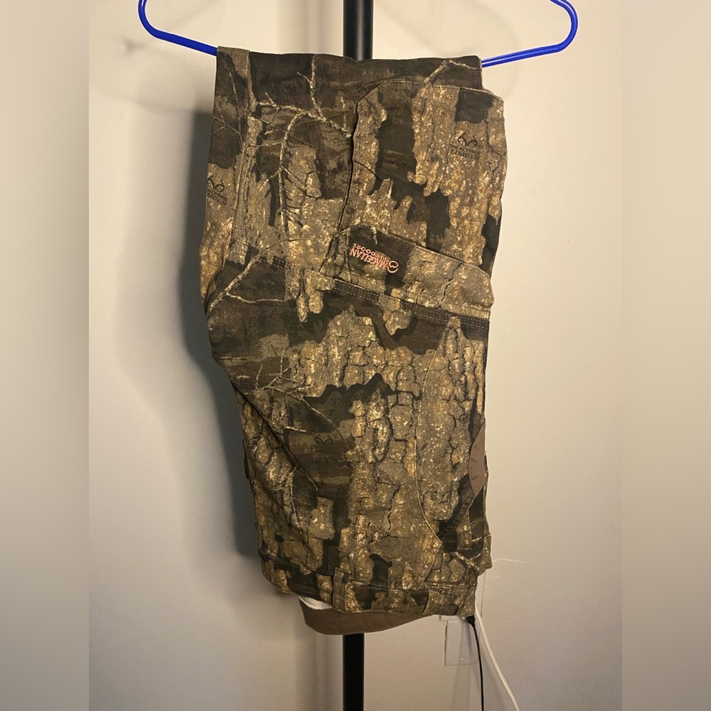 Magellan Outdoors Women's Camo Hill Country 7-Pocket Twill Hunting Pants